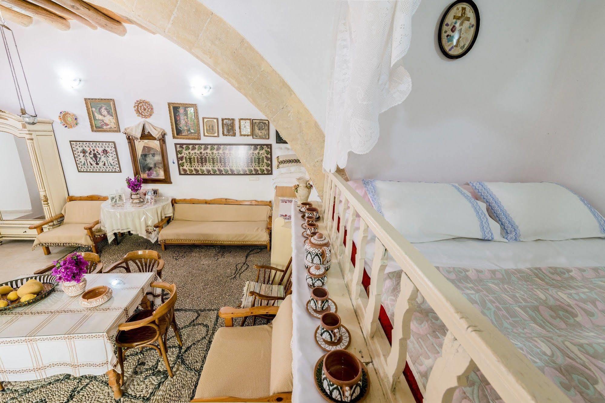 Kamariko Traditional House 아판토우 외부 사진